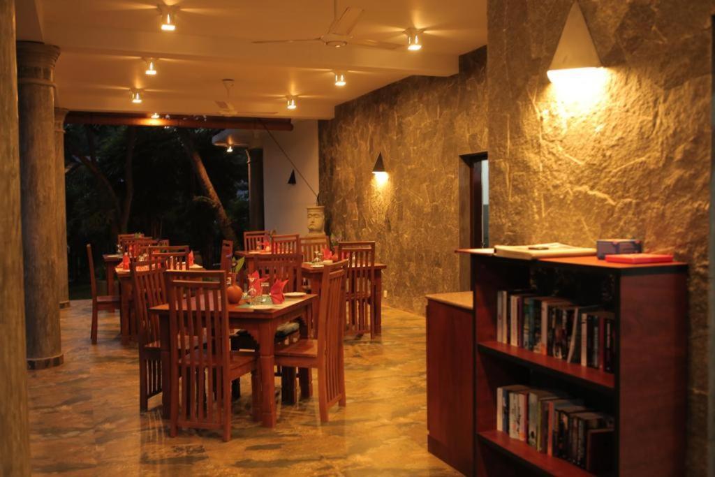 Canal Villa Bentota Exterior photo